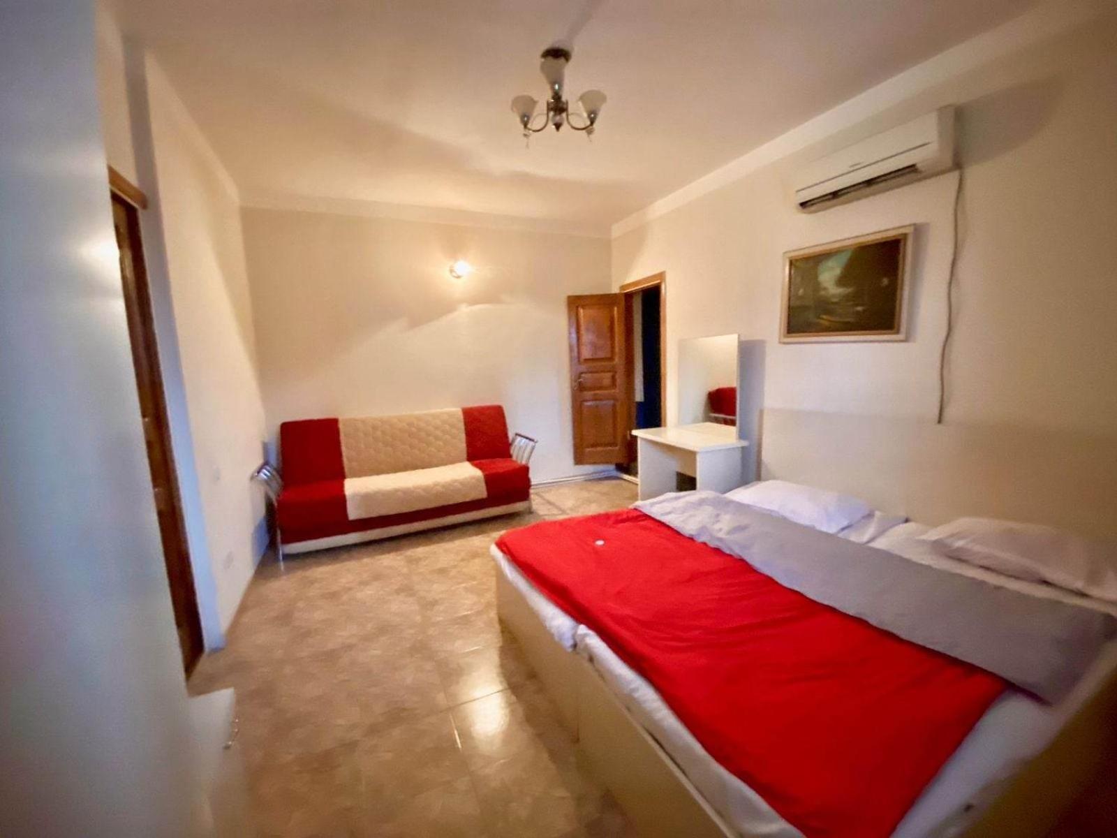 Nino And Ali Apartment Batumi Exterior photo