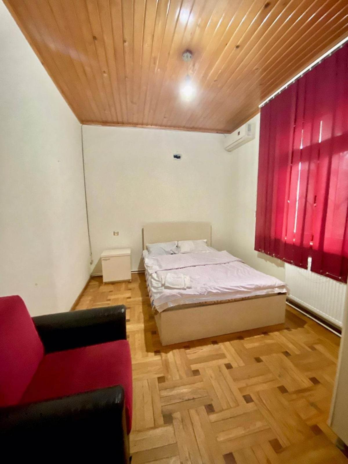 Nino And Ali Apartment Batumi Exterior photo