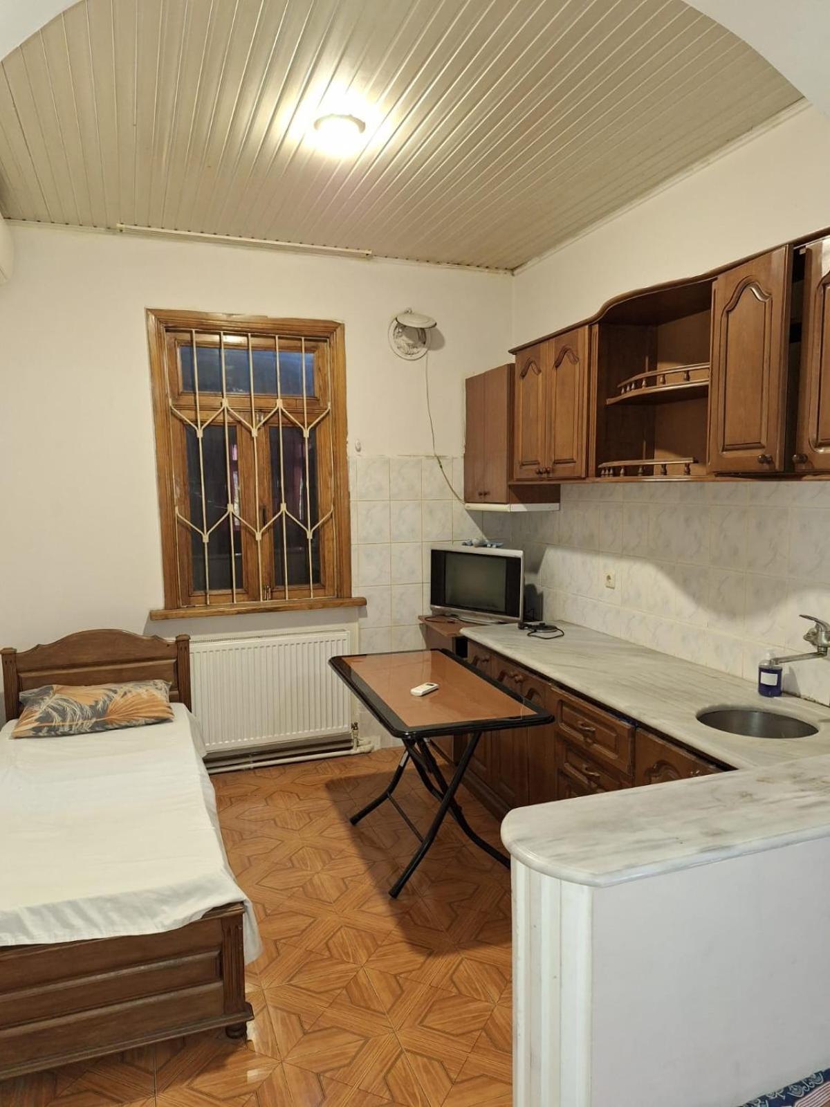 Nino And Ali Apartment Batumi Exterior photo