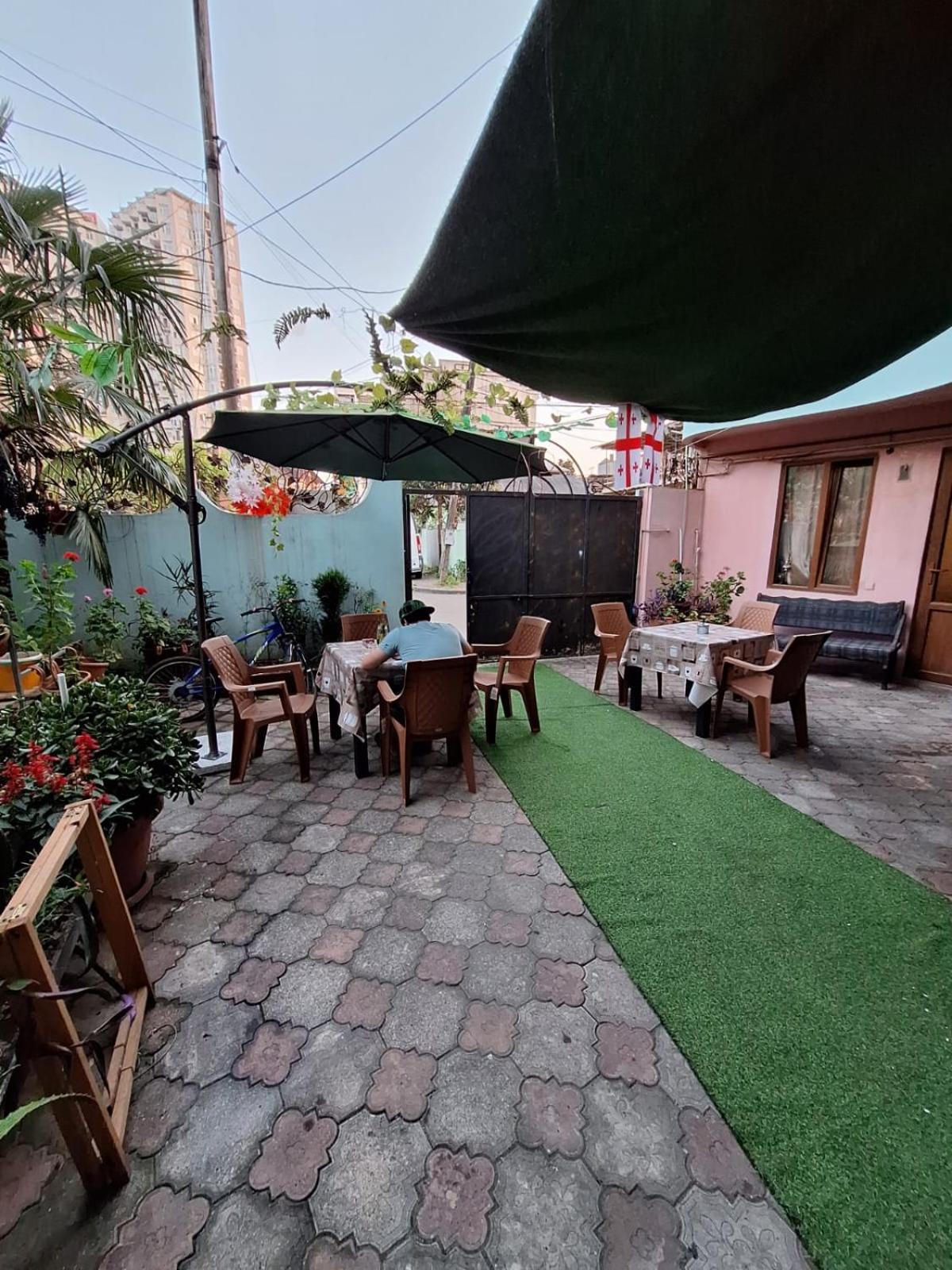 Nino And Ali Apartment Batumi Exterior photo